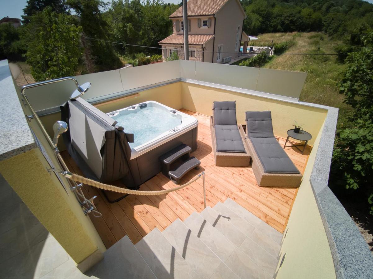 Holiday House Tos-Vila With Heated Pool Vrbnik (Primorje-Gorski Kotar) Exterior foto