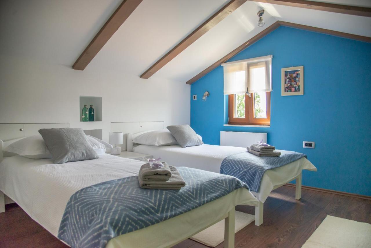 Holiday House Tos-Vila With Heated Pool Vrbnik (Primorje-Gorski Kotar) Exterior foto
