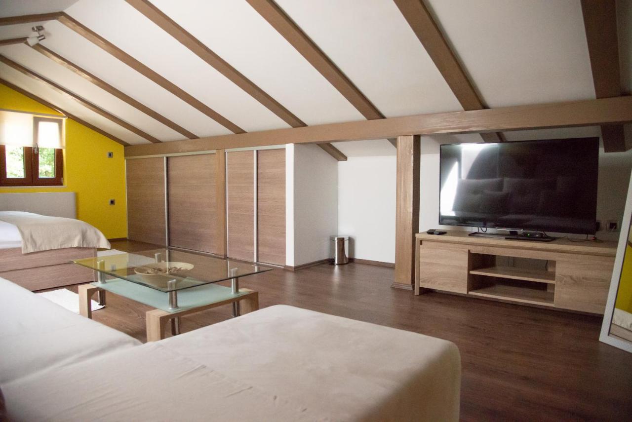 Holiday House Tos-Vila With Heated Pool Vrbnik (Primorje-Gorski Kotar) Exterior foto