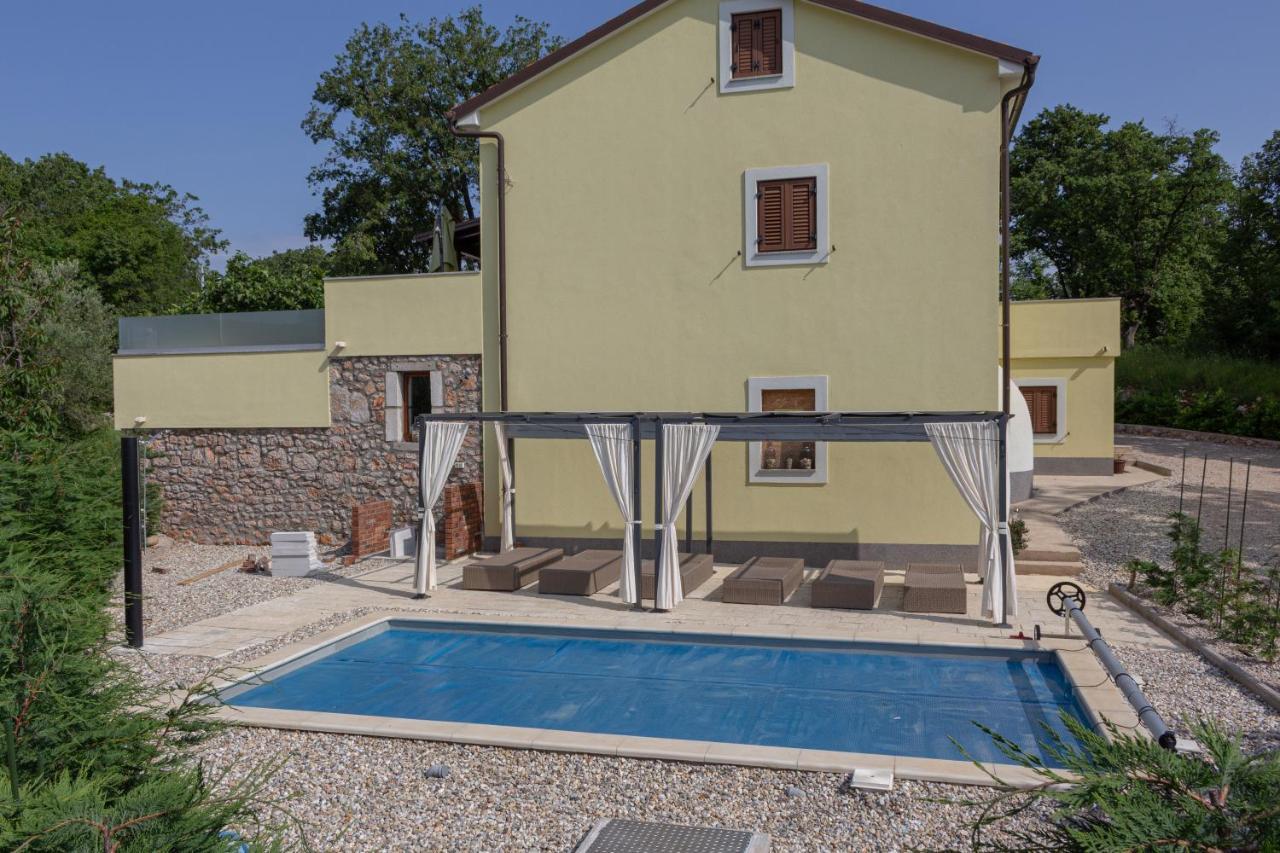 Holiday House Tos-Vila With Heated Pool Vrbnik (Primorje-Gorski Kotar) Exterior foto