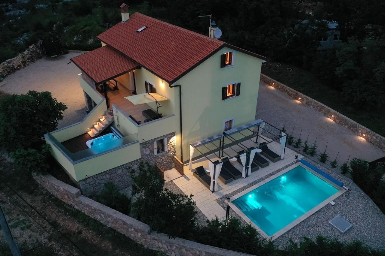 Holiday House Tos-Vila With Heated Pool Vrbnik (Primorje-Gorski Kotar) Exterior foto