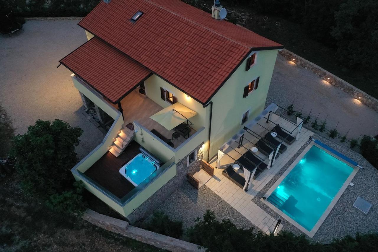 Holiday House Tos-Vila With Heated Pool Vrbnik (Primorje-Gorski Kotar) Exterior foto