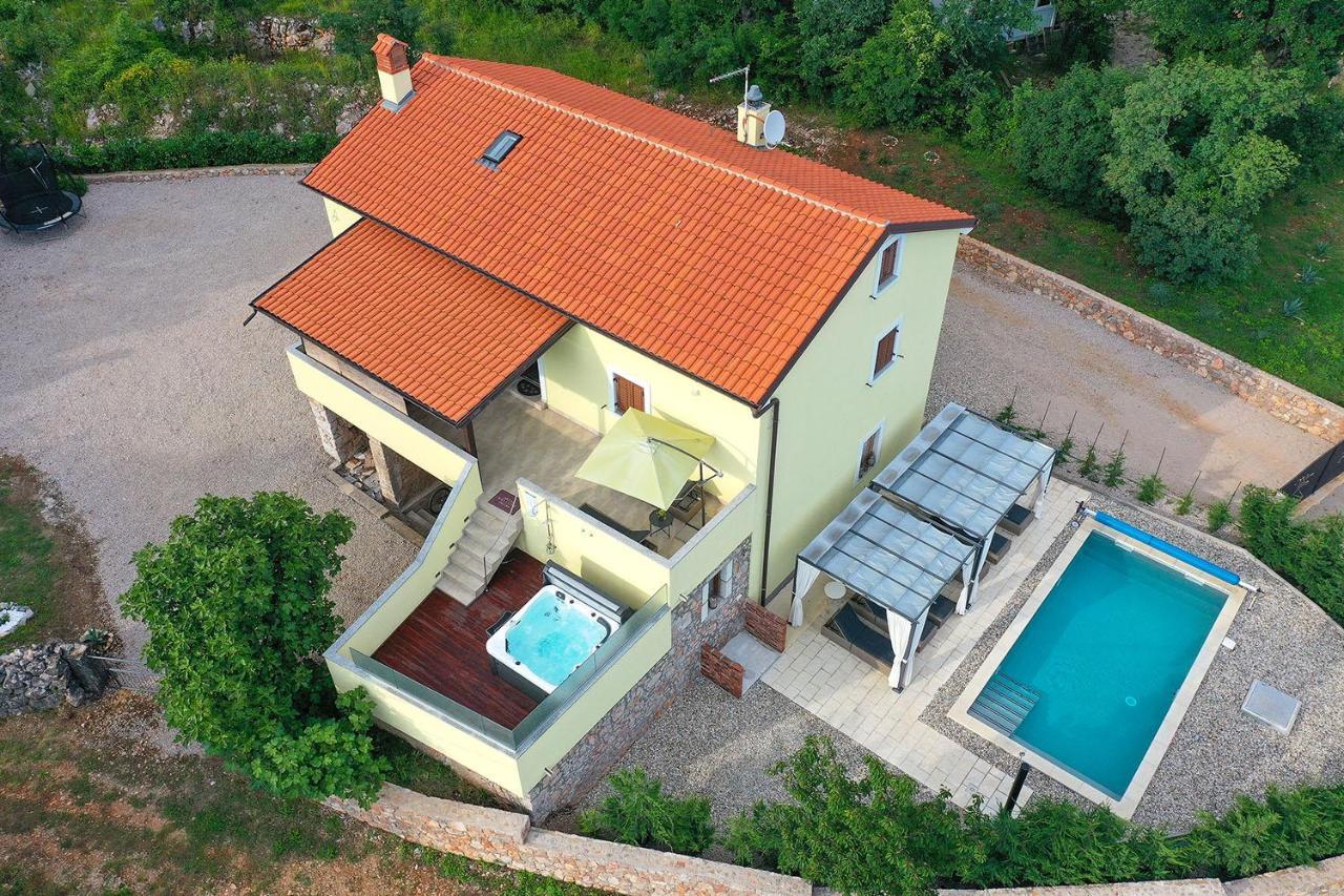 Holiday House Tos-Vila With Heated Pool Vrbnik (Primorje-Gorski Kotar) Exterior foto