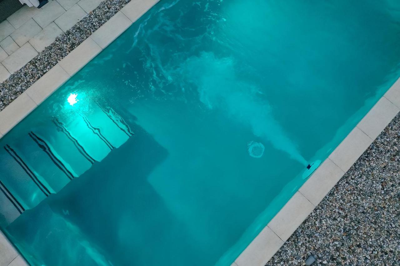 Holiday House Tos-Vila With Heated Pool Vrbnik (Primorje-Gorski Kotar) Exterior foto