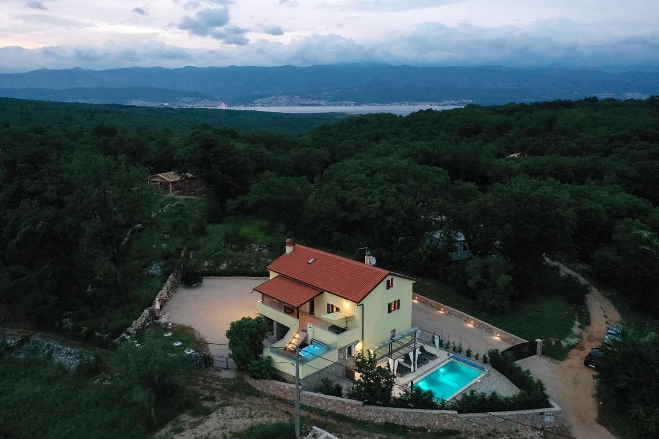 Holiday House Tos-Vila With Heated Pool Vrbnik (Primorje-Gorski Kotar) Exterior foto