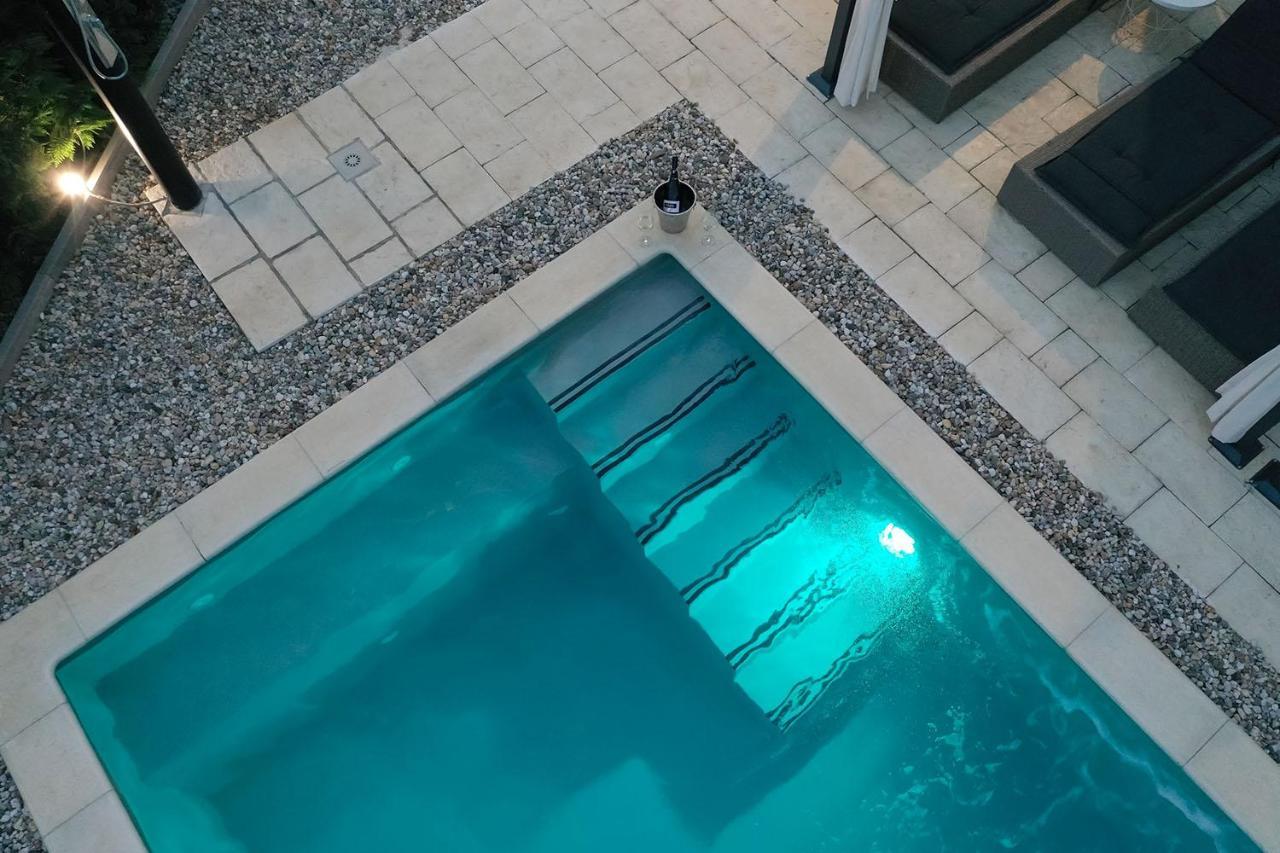 Holiday House Tos-Vila With Heated Pool Vrbnik (Primorje-Gorski Kotar) Exterior foto